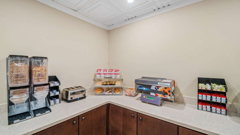 Clarion Hotel & Suites Fairbanks near Ft. Wainwright - photo 64