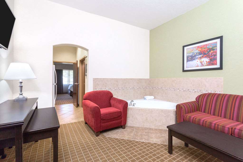 Hawthorn Extended Stay by Wyndham Kingsland - photo 11