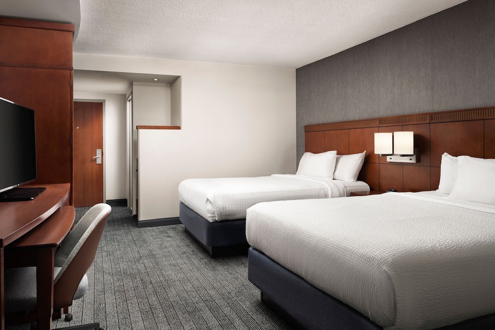 Courtyard by Marriott Washington Capitol Hill Navy Yard - photo 10