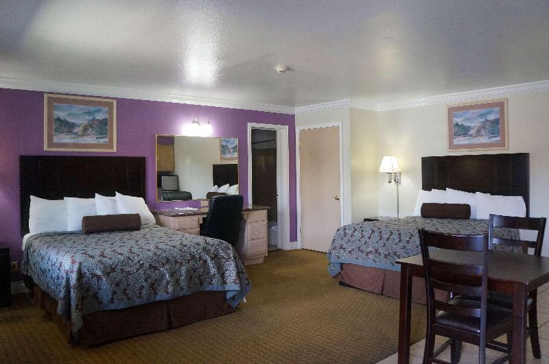 Rodeo Lodge - photo 17