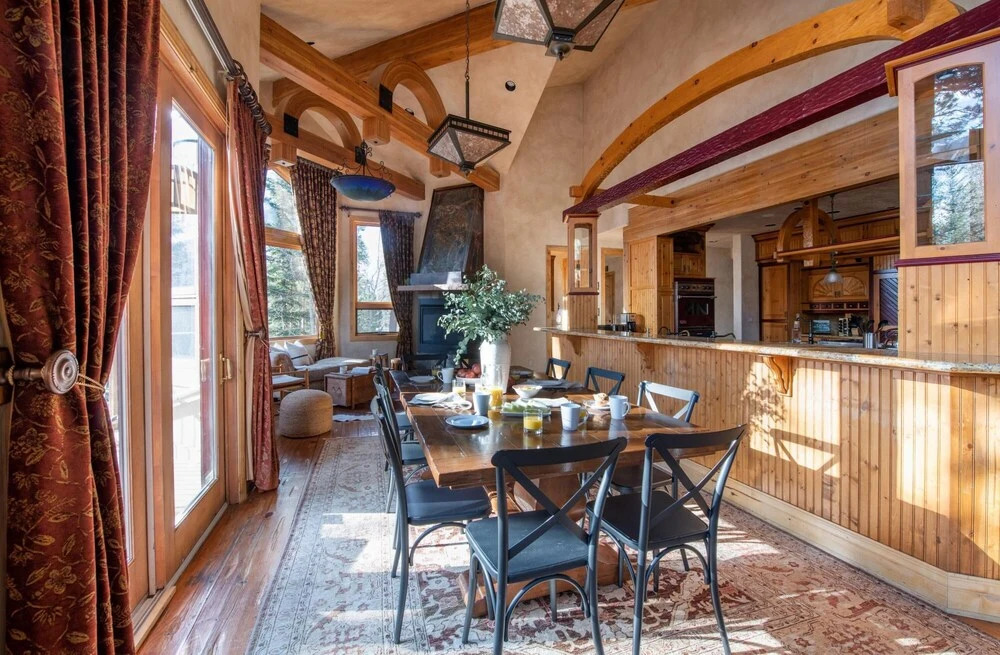Cherry Ridge by Avantstay Incredible Mountain Mansion w Game Room Hot Tub & Views - photo 25