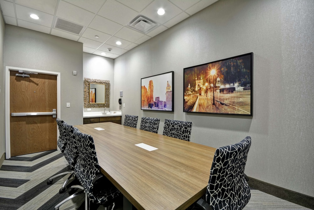 Hampton Inn Blue Ash Cincinnati - photo 53