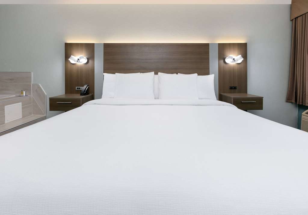 Baymont by Wyndham Chattanooga Eastridge - photo 28