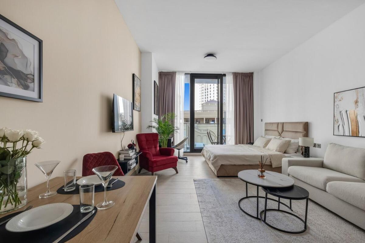 Luxury New Studio Dubai Marina 10min To the Beach — 4-Star Luxury Hotel in Dubai, United Arab Emirates