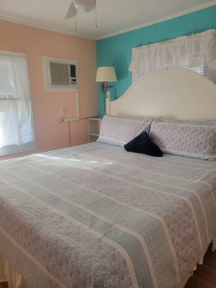 2 River Road Inn & Cottages - photo 9