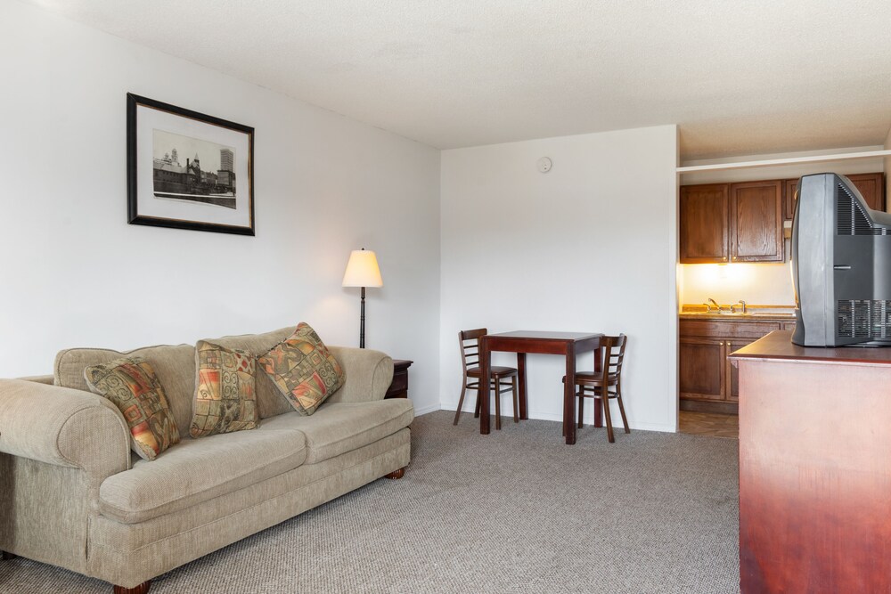 Travelers Place Inn & Suites - photo 28
