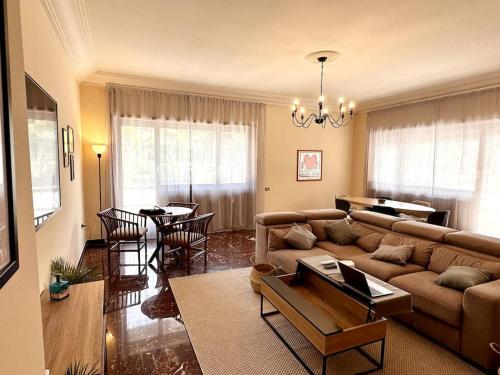 Luxurious flat close to the Vatican metro — 4-Star Luxury Hotel in Rome, Italy