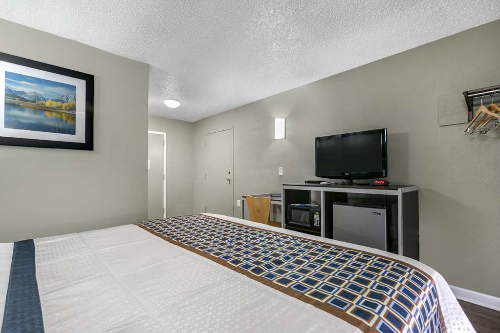 Rodeway Inn Bristol near Sesame Place - photo 17