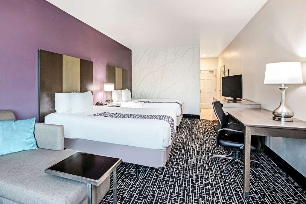 La Quinta Inn & Suites by Wyndham Corpus Christi Portland - photo 8