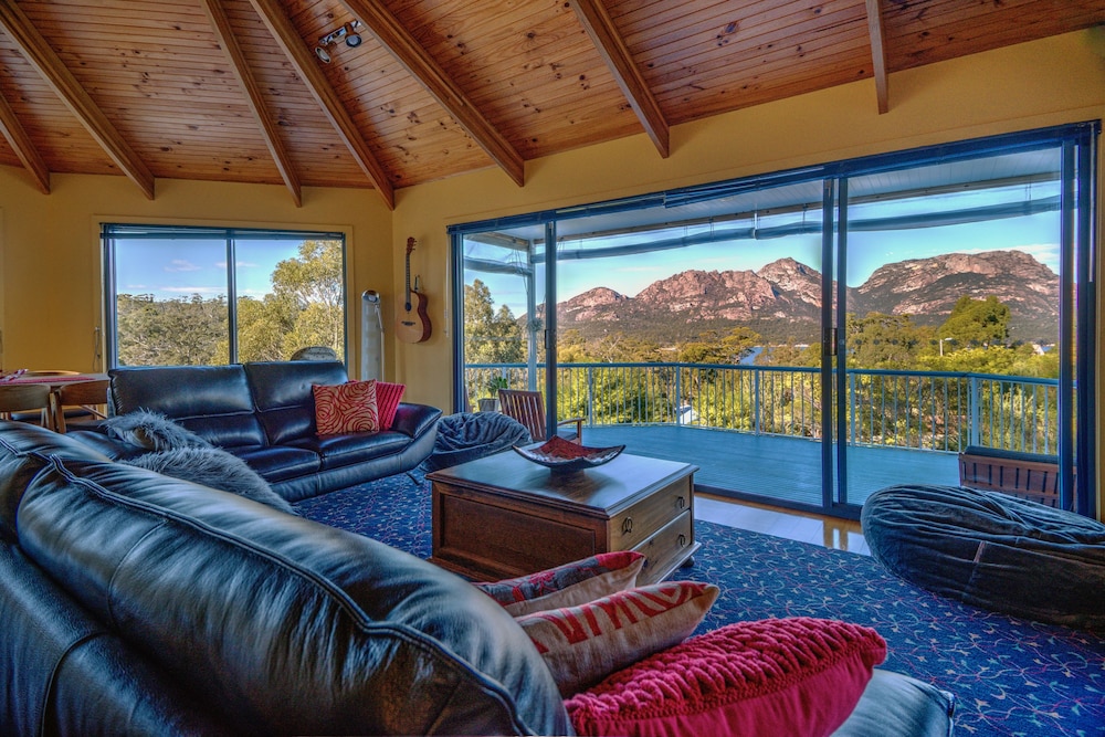 Forest Edge - carbon neutral hotel in Coles Bay