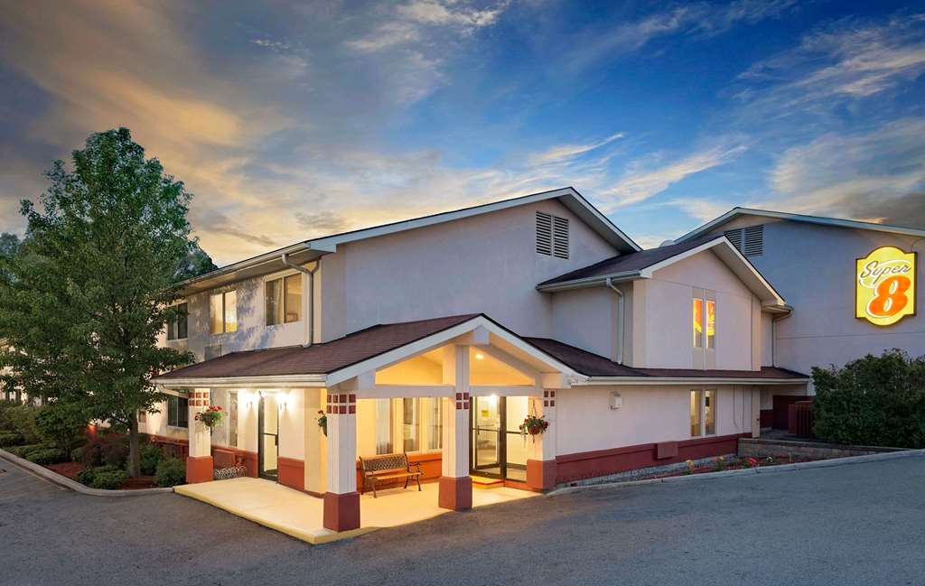 Super 8 by Wyndham Newburgh West Point Near Stewart Airport - photo 2