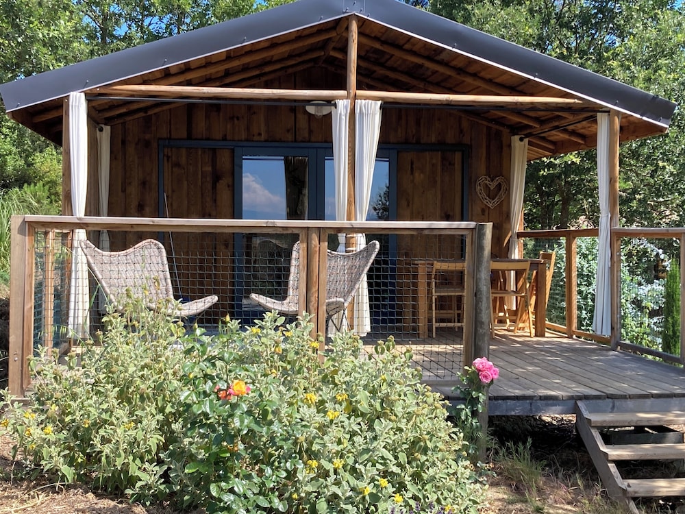 Cabanes Trésors de Campagne in Carcassonne, France
