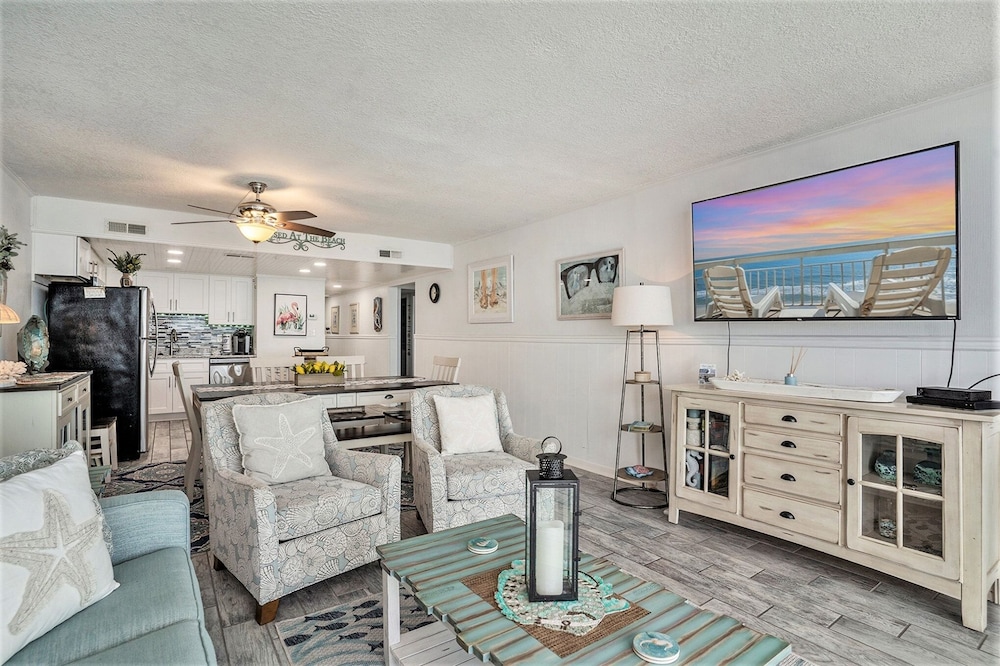 1201 Waters Edge Resort 3 Bedroom Condo by RedAwning - photo 12