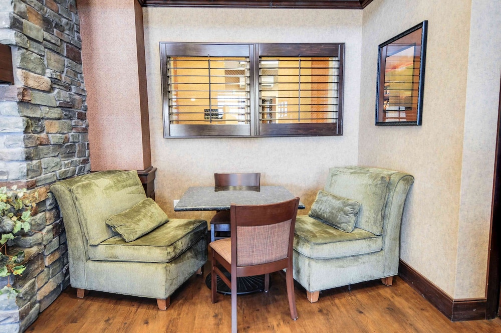 Hampton Inn & Suites Pinedale - photo 37