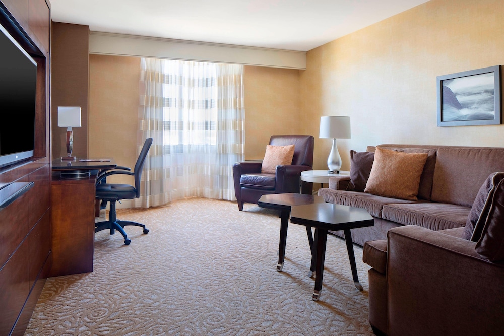 The Lincoln Marriott Cornhusker Hotel - photo 21