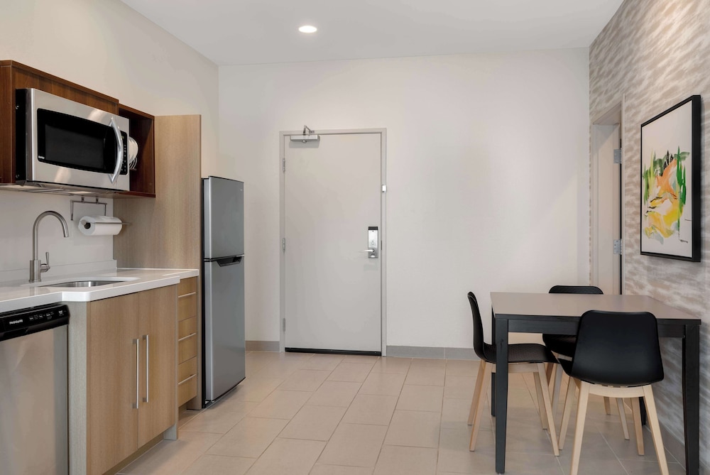 Home2 Suites by Hilton Brownwood - photo 16