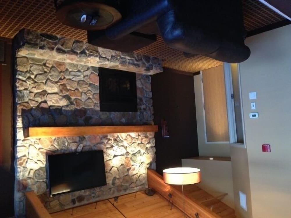C'mon Inn Fargo - photo 13