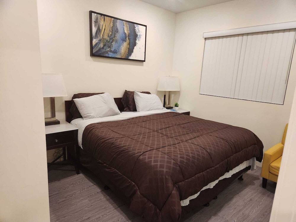 Urban Chic Apart Hotels in Central LA - photo 18