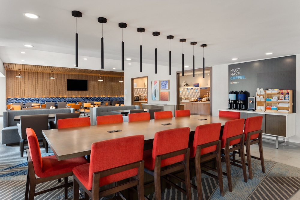 Holiday Inn Express Atlanta Airport North by IHG - photo 24