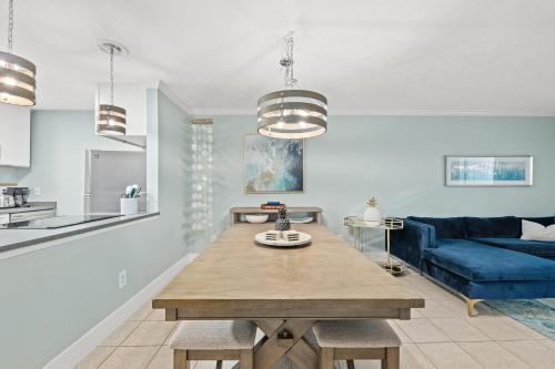 2 BR Home in St Andrews Close to Everything — 4-Star Luxury Hotel in Panama, United States