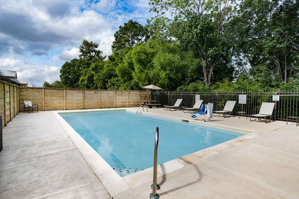La Quinta Inn & Suites by Wyndham Chattanooga East Ridge - photo 7