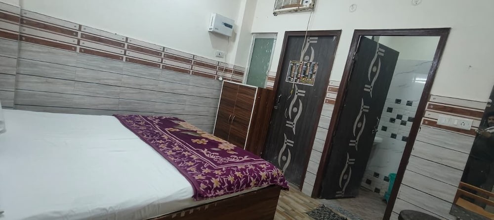 Gayatri palace Vrindavan - carbon neutral hotel in Vrindavan