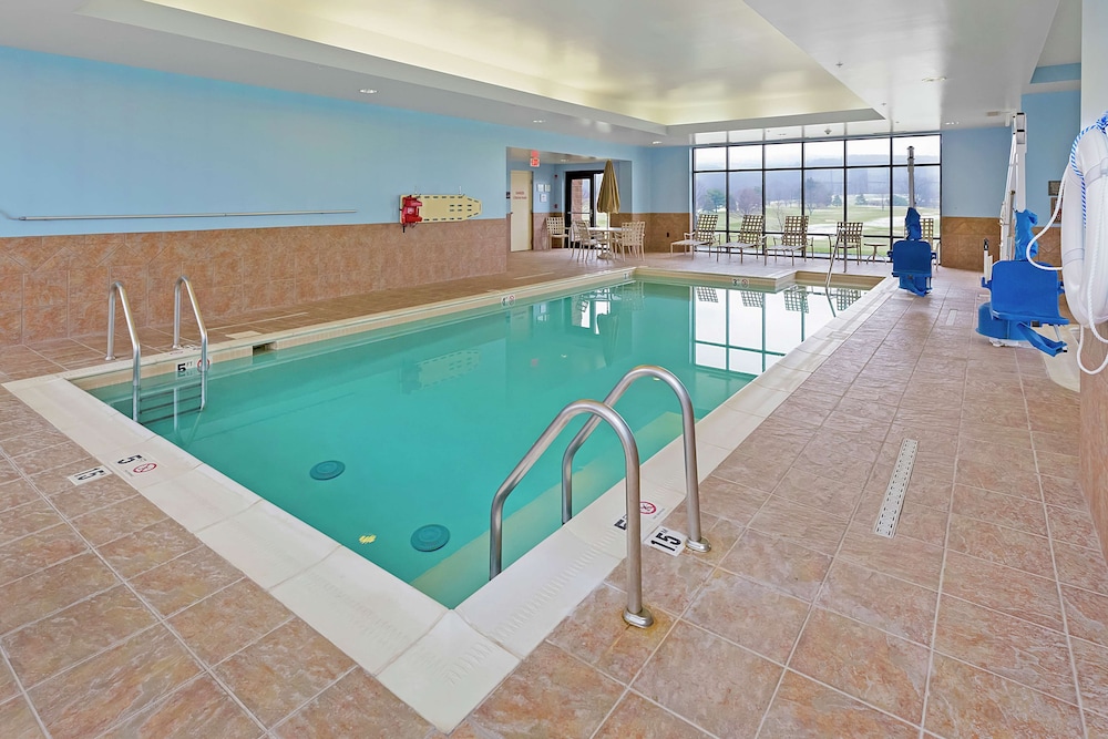 Hampton Inn & Suites Blairsville - photo 37