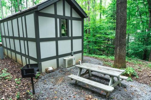 Tiny Home Cottage Near the Smokies #2 Lotte - photo 3