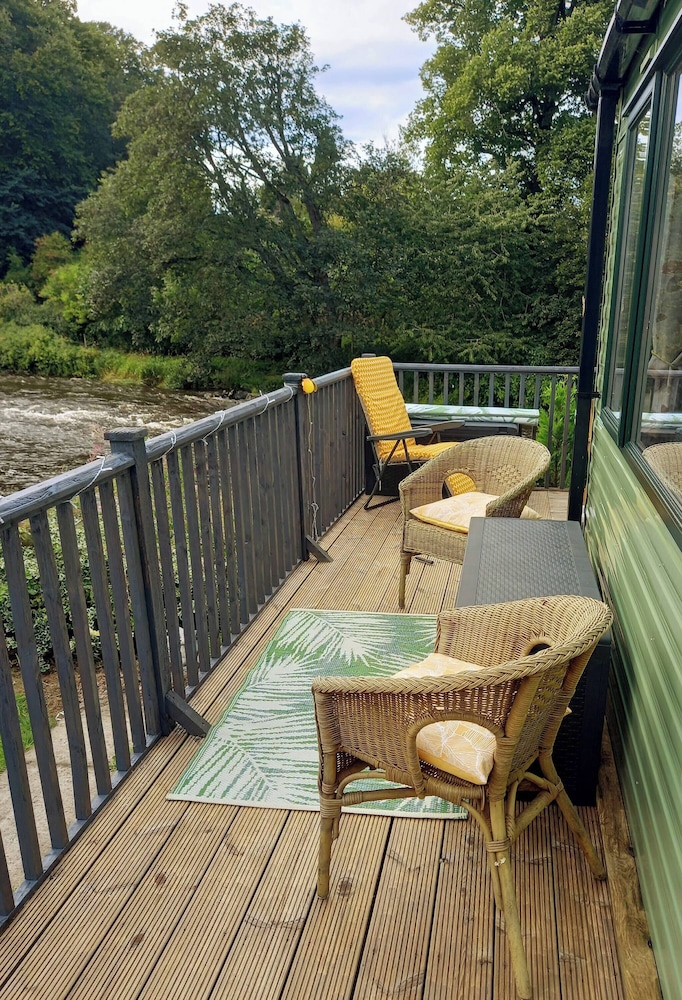 The Hive on the River Bank — hotel in Hawick