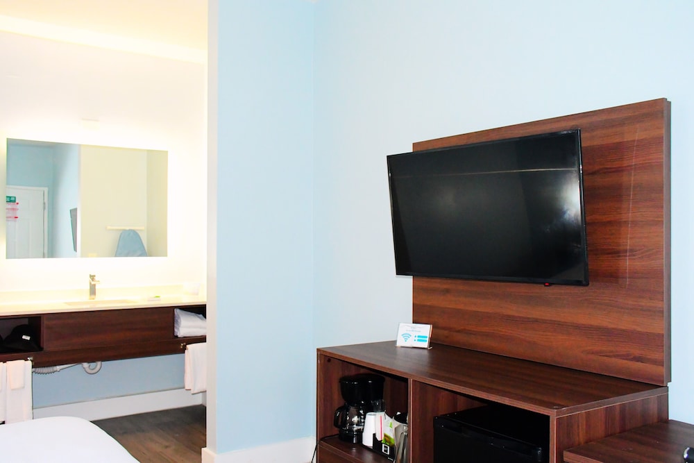 Florence Inn and Suites - photo 5