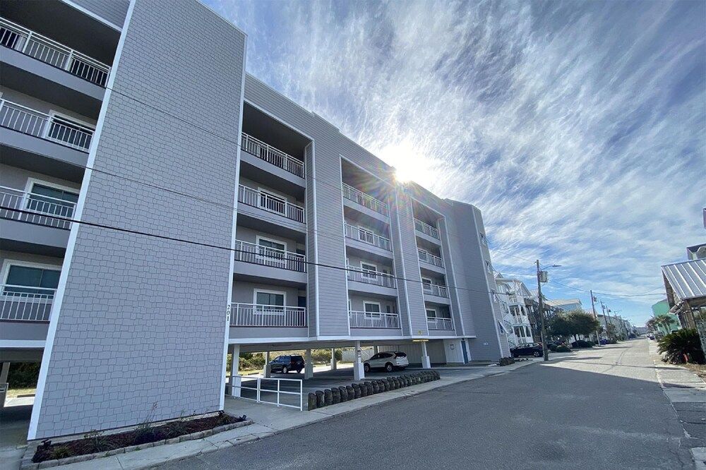 Coconut Cove by Sea Scape Properties — hotel in Carolina Beach