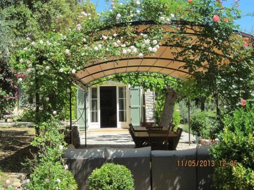 Charming chic secluded villa within walking distance from Lorgues — 4-Star Luxury Hotel in Lorgues, France