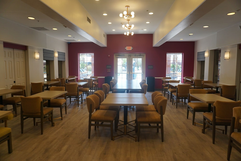 Hampton Inn Tropicana - photo 49