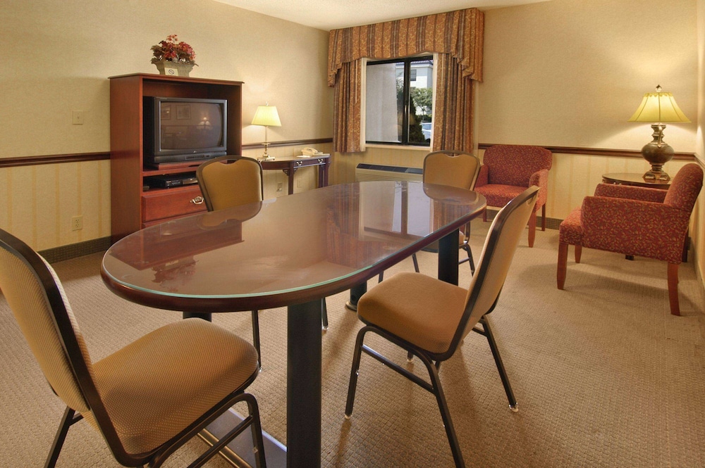 Baymont by Wyndham Corydon - photo 25