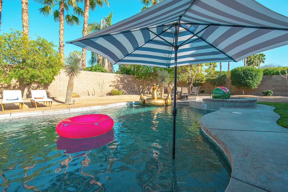 Luxury Resort Style Living w Pool & Jacuzzi - photo 31