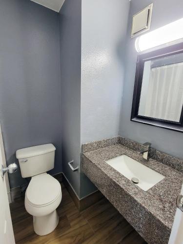 Travel Inn San Antonio - photo 7