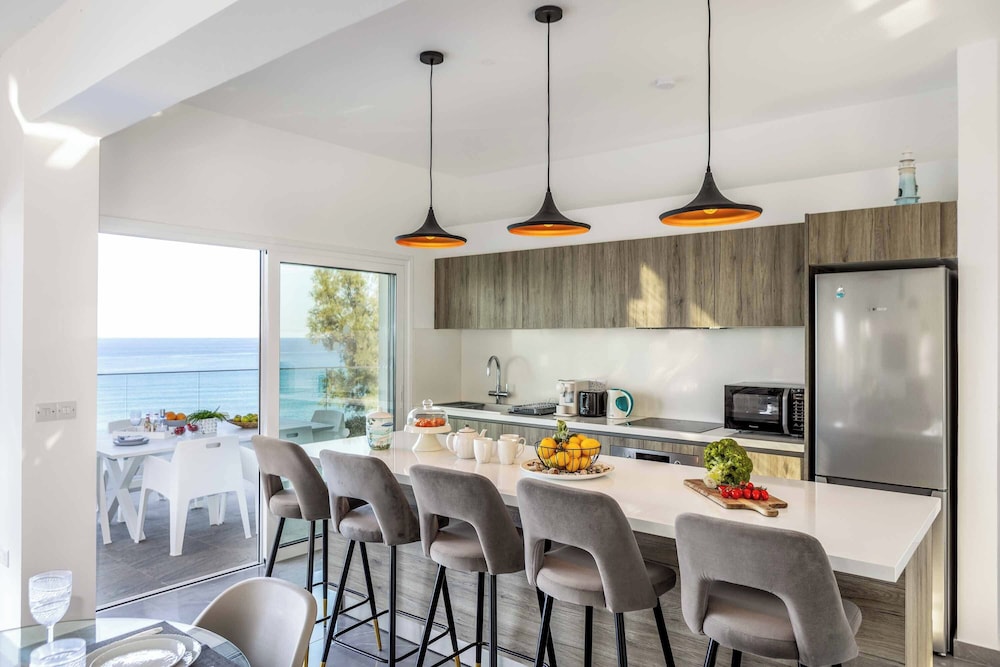 Pomos Seashore Villa