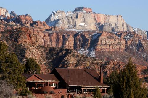 Zion Villa True North — 5-Star Luxury Hotel in Springdale, United States