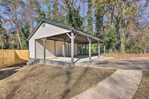 Southern Charm l 5BR l Sleeps 14 l A Location - photo 17