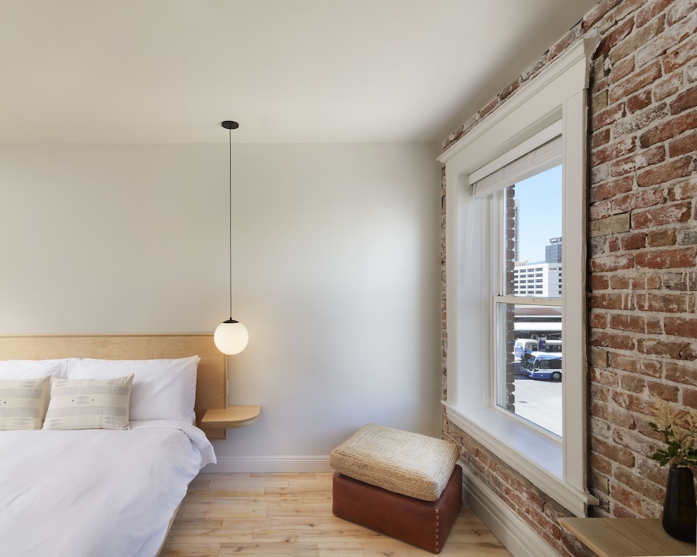 The Jesse Hotel & Bar - photo 22