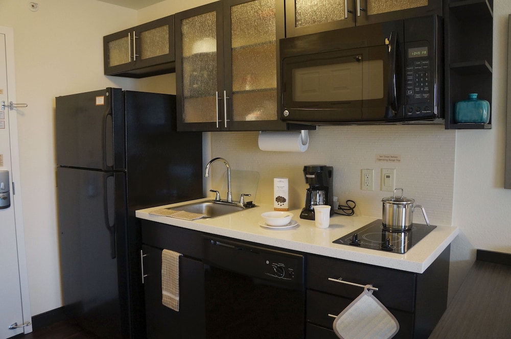 Candlewood Suites Harrisburg Hershey by IHG - photo 12