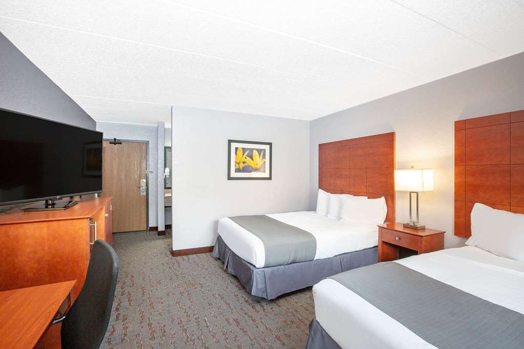 AmericInn by Wyndham Ankeny Des Moines - photo 8