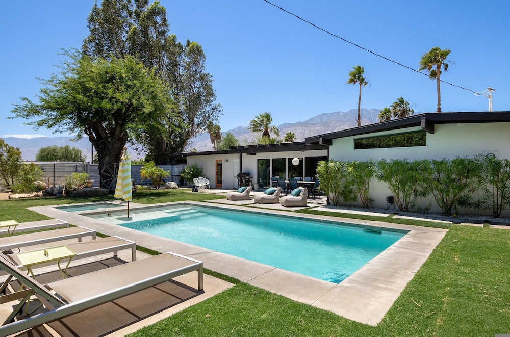 Lux Desert Retreat 4BR Pool Spa Stunning Views - photo 48