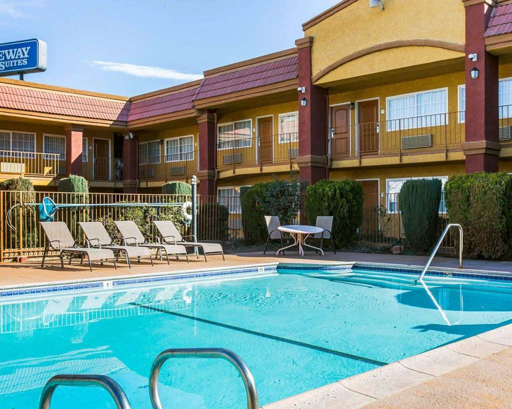Rodeway Inn & Suites Corona - photo 28