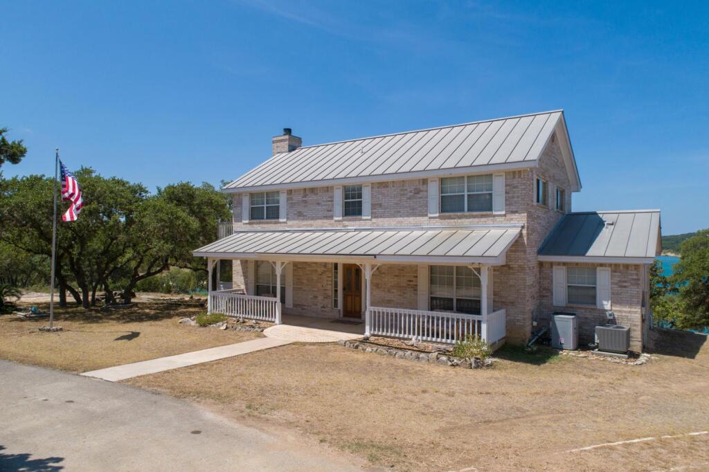 CL 1105B Tranquility by the Shore in Canyon Lake, United States