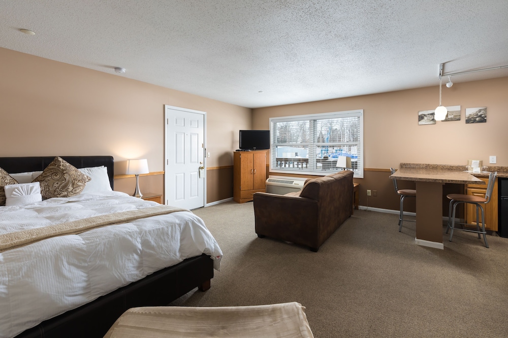Old Harbor Inn - photo 47