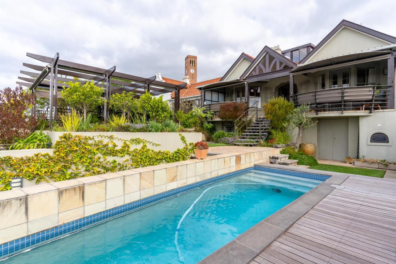 Gorgeous 3Bedroom Green Point Home — 4-Star Luxury Hotel in Cape Town, South Africa