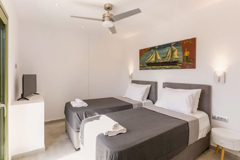 Ampelas Nostalgia Gem Aegean Haven In Paros — Paros