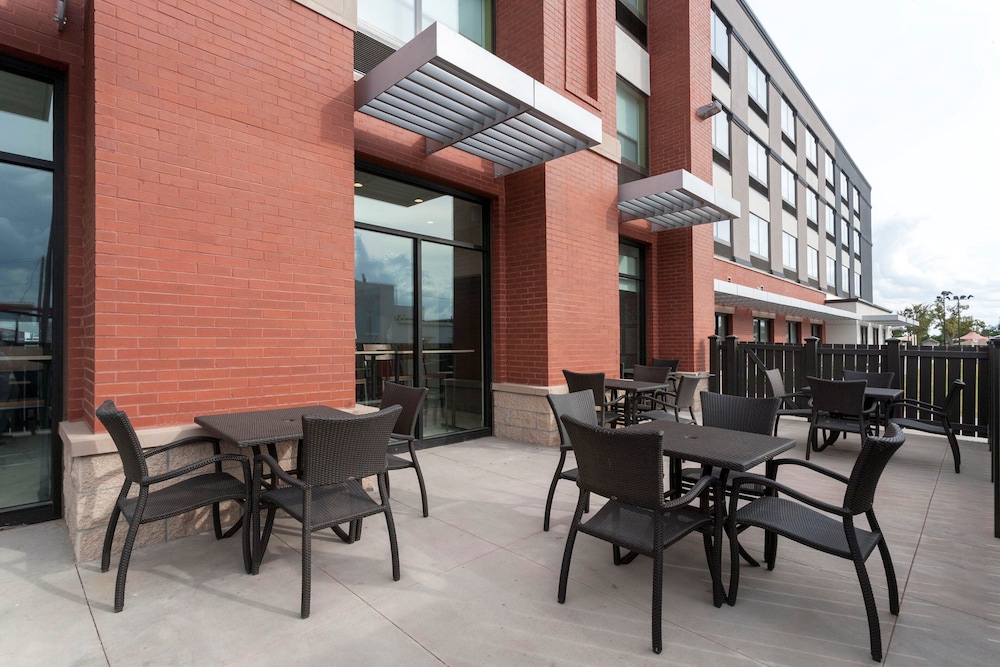 Holiday Inn Express & Suites Dodge City by IHG - photo 13