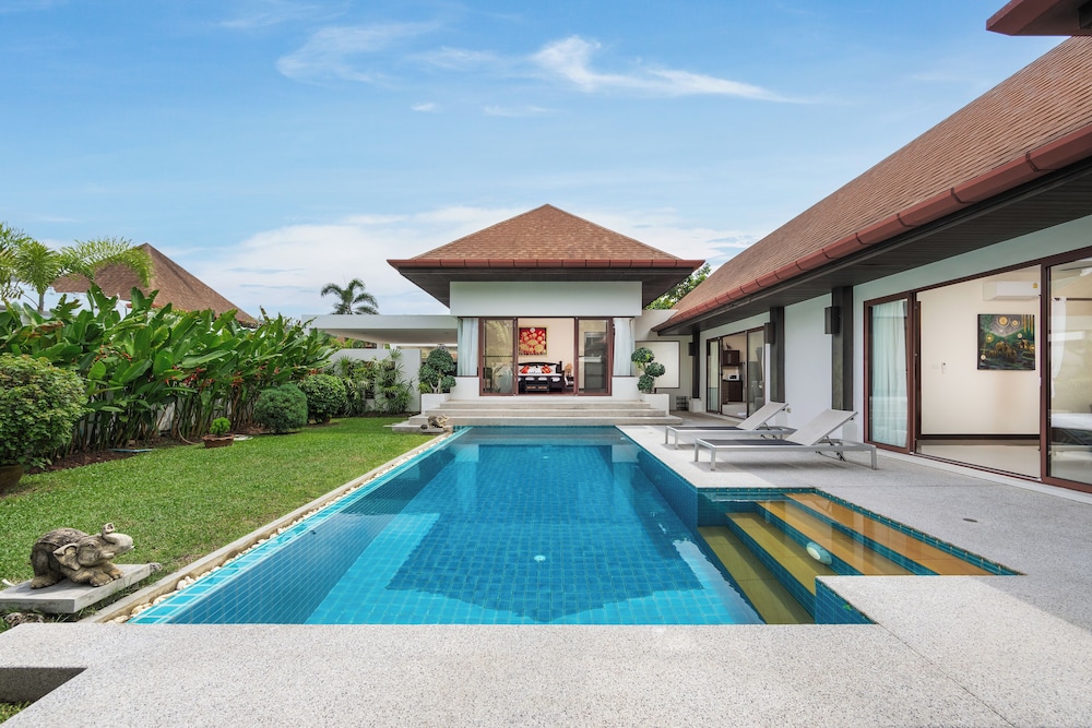 Villa Iorangi — 4-Star Luxury Hotel in Rawai, Thailand